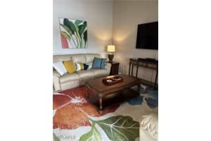 10381 Mcarthur Palm Ln 2723, Fort Myers