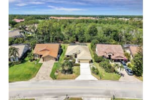 417 Countryside Drive, Naples, FL 34104 Sold 06/11/25