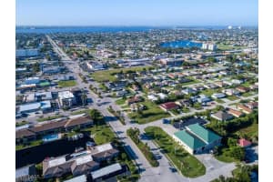 718 46th Lane, Cape Coral, FL 33904 - MLS#225031247