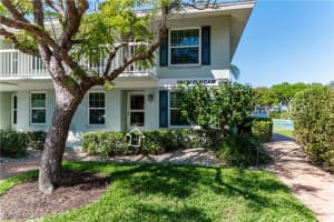 661 W Elkcam Cir 911, Marco Island
