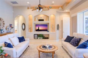 525 8th Terrace, Cape Coral, FL 33991 - MLS#225031275