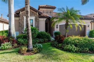 2938 Aviamar Cir, Naples