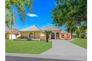 11801 Pinewood Lakes Drive, Fort Myers, FL 33913 Sold 05/15/25