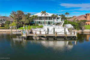 877 Limpet Dr, Sanibel