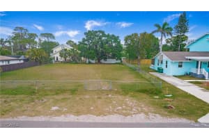 713 109th Avenue, Naples, FL 34108 - MLS#225031572