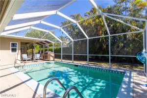 209 Pinehurst Cir, Naples