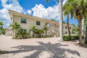 980 7th Ave S 206, Naples, FL 34102 Sold 04/04/25