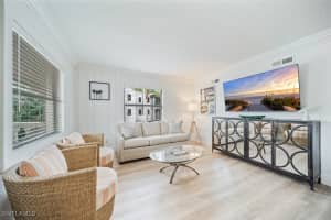 980 7th Ave S 206, Naples, FL 34102 Sold 04/04/25