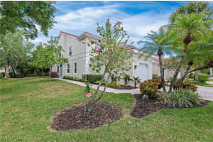 963 Hingham Way S-101, Naples