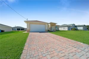 1122 15th Terrace, Cape Coral, FL 33993 - MLS#225031926