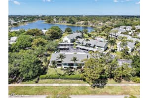 2902 Kings Lake Blvd 2902, Naples