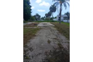 46 Derhenson Drive, Naples, FL 34114 - MLS#225032037