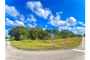 1001 Sentinela Boulevard, Lehigh Acres, FL 33974 Sold 11/04/25