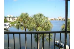 9101 Vanderbilt Dr 304, Naples
