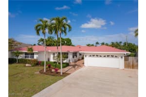 511 98th Avenue, Naples, FL 34108 Sold 04/28/25