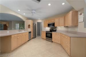 112 Fairway Cir, Naples