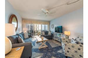 1 Bluebill Avenue, Naples, FL 34108 - MLS#225032446