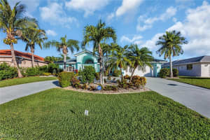 2102 10th Place, Cape Coral, FL 33990 - MLS#225032593