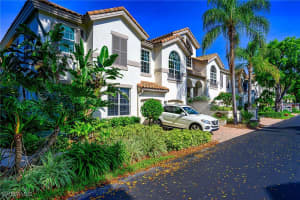 133 Colonade Cir, Naples