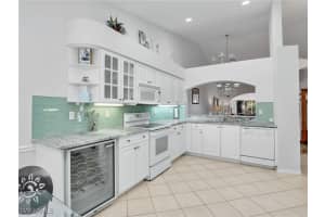 5774 Greenwood Cir 64, Naples