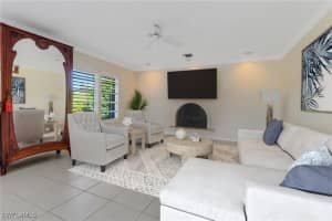 449 Cypress Way E, Naples, FL 34110 Sold 08/06/25