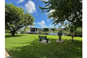 788 Park Shore Dr F12, Naples