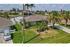 423 17th Street, Cape Coral, FL 33990 - MLS#225032733