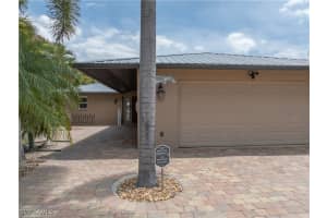 2020 Aruba Avenue, Fort Myers, FL 33905 - MLS#225032959