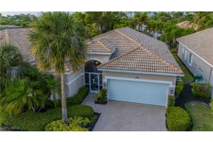 144 Glen Eagle Cir, Naples
