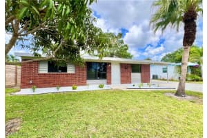 2123 Harbor Ln, Naples