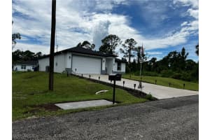 3313 68th Street, Lehigh Acres, FL 33971 - MLS#225033083