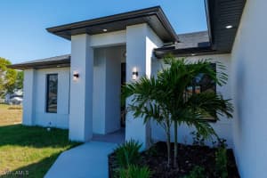 2124 28th Street, Cape Coral, FL 33909 - MLS#225033196