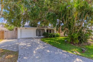 634 103rd Avenue, Naples, FL 34108 - MLS#225033220