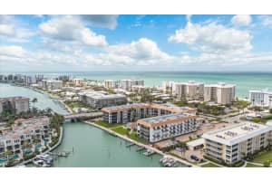 2900 Gulf Shore Blvd N 406, Naples
