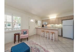 980 7th Avenue, Naples, FL 34102 Sold 06/23/25