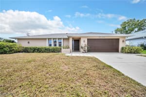 404 33rd Terrace, Cape Coral, FL 33914 - MLS#225033506