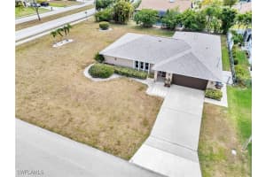404 33rd Terrace, Cape Coral, FL 33914 - MLS#225033506