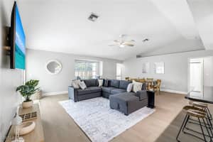 45 Wickliffe Drive, Naples, FL 34110 Sold 05/23/25