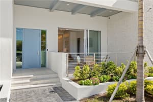 201 8th St S 104, Naples, FL 34113 - MLS#225033622