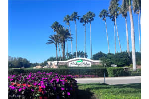 8075 Queen Palm Ln 512, Fort Myers