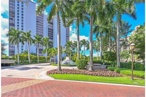 8665 Bay Colony Drive, Naples, FL 34108 - MLS#225033752