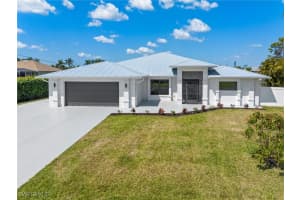 2138 8th Court, Cape Coral, FL 33991 - MLS#225033841