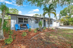 986 Coconut Circle, Naples, FL 34104 Sold 09/25/25