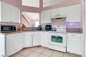 321 19th Terrace, Cape Coral, FL 33993 - MLS#225033988