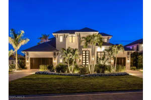 612 Binnacle Dr, Naples