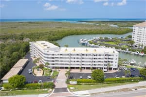 12945 Vanderbilt Dr 409, Naples
