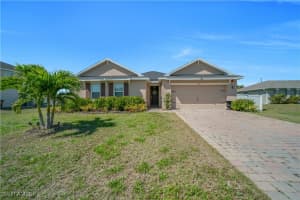 221 21st Terrace, Cape Coral, FL 33991 - MLS#225034146
