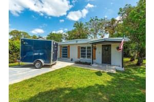158 4th St, Naples