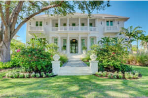 2020 Gordon Drive, Naples, FL 34102 - MLS#225034249