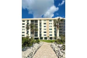 10475 Gulf Shore Drive, Naples, FL 34108 Sold 05/15/25